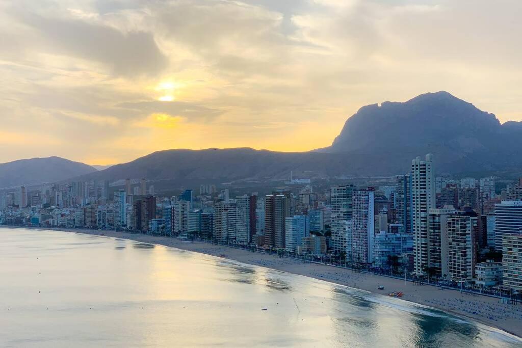 Balcon Al Mediterraneo Y Skyline De Apartment
